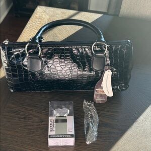 Black Crocodile Embossed Wine Handbag Bundle
(3) Pieces